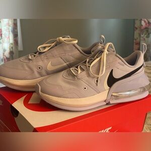 NIB. Nike Air Max 270 React Lavender